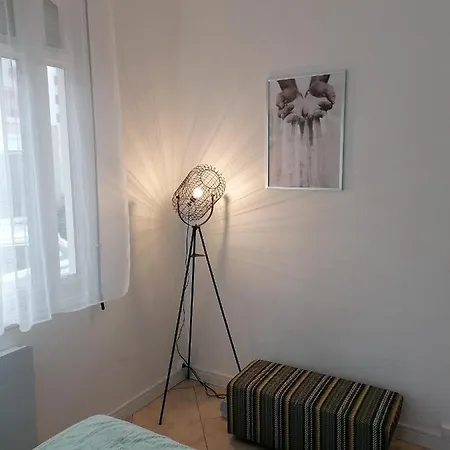 Hyper Centre A 250 M De La *